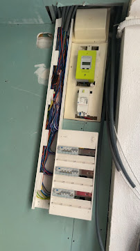Tableau électrique câblé et repéré par un électricien à Perpignan